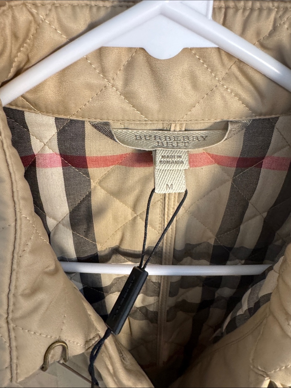 Burberry Quilted Beige Utility Jacket with Signature Check Lining- Size M - Picture 2 of 16